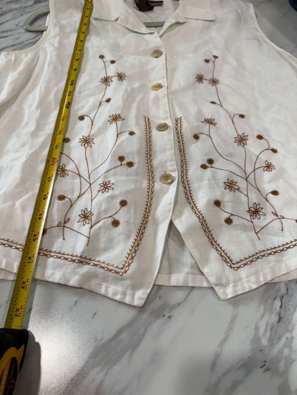 ESSENTIALS JP Vintage Linen Vest White Embroidered Floral Boho Top M - Picture 9 of 11